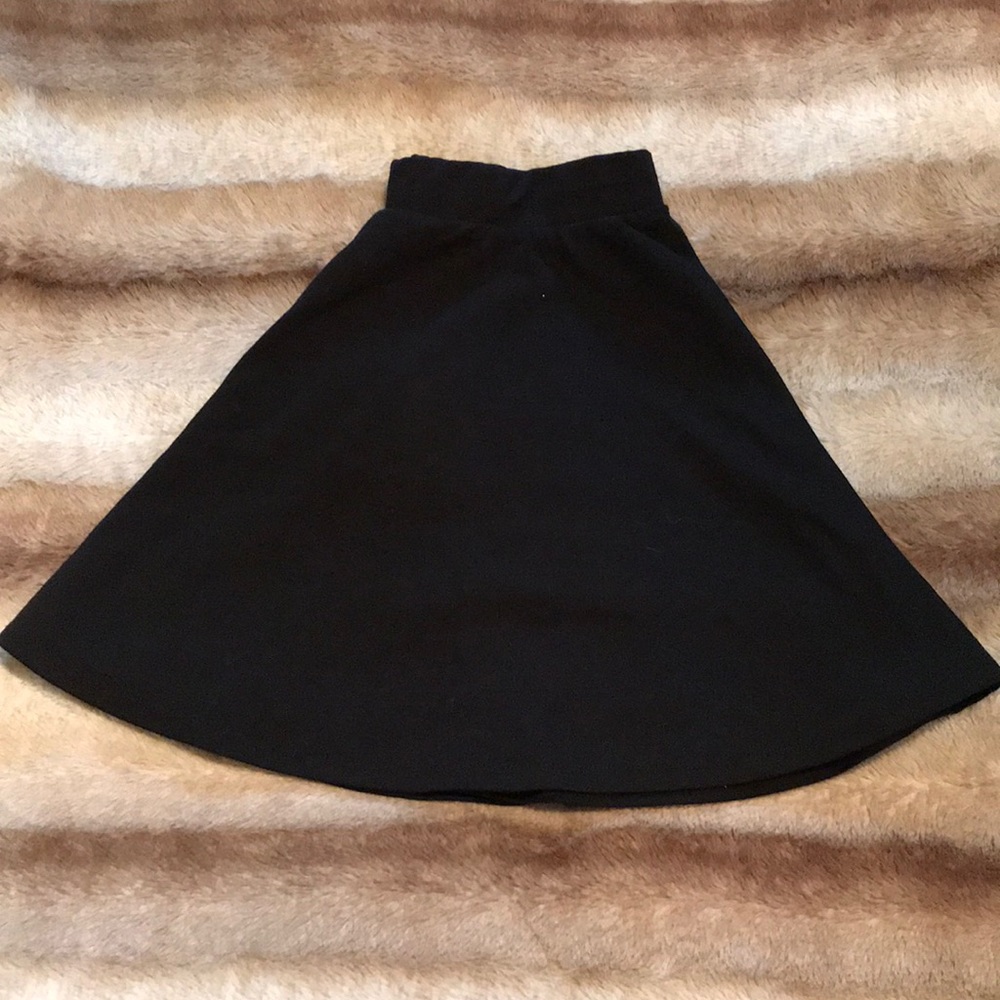 Black skater skirt ✨